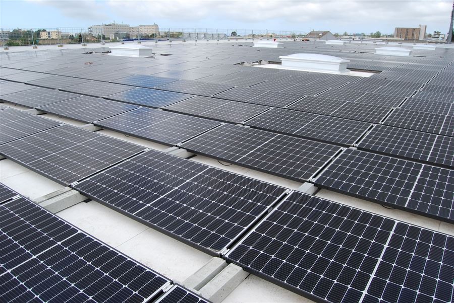 Impianto fotovoltaico su tetto dello stabilimento Centro Cash di Sassari